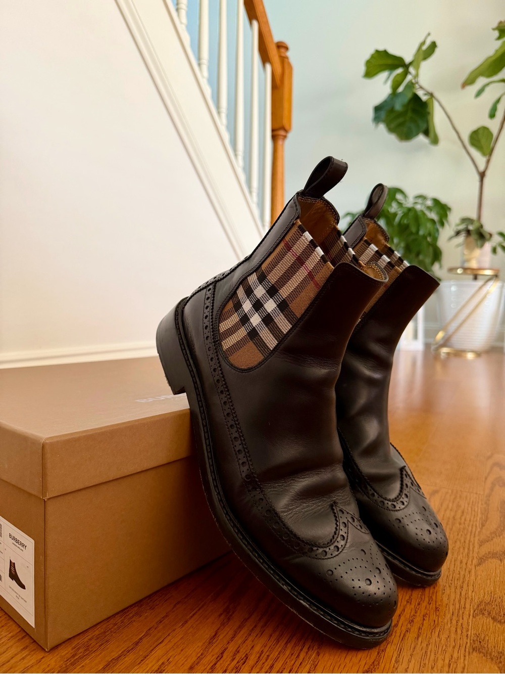 Burberry Black Leather Chelsea Wingtip Boots with Plaid Elastic Panels - Picture 4 of 5